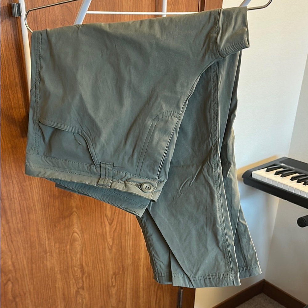 Eddie Bauer Green Capris